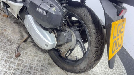 Honda PCX 2015 WW SPARES OR REPAIR PROJECT LEARNER SCOOTER 125CC BIKE 9