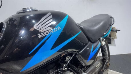 Honda CG 2002 RUNNING PROJECT BIKE SPARES OR REPAIR ICONIC LEARNER 125CC 25