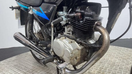 Honda CG 2002 RUNNING PROJECT BIKE SPARES OR REPAIR ICONIC LEARNER 125CC 18