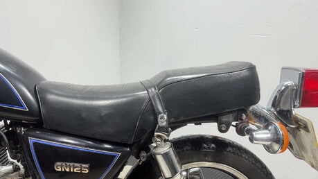 Suzuki GN 2008 GOOD RUNNING CRUISER PROJECT BIKE LEARNER 125CC 24