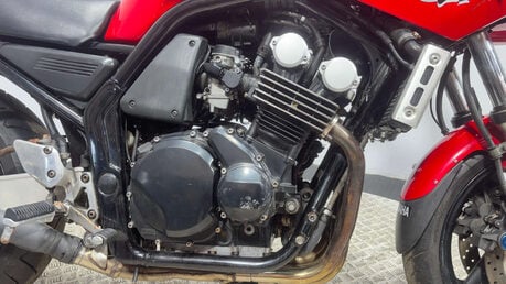 Yamaha FZS 1998 FAZER 33K SPARES OR REPAIR PROJECT BIKE 600CC 10