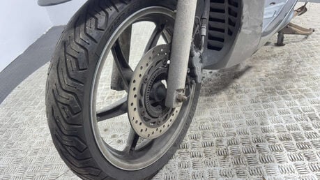 Honda SH300i SH300 2010 300CC PROJECT RUNNING SCOOTER SPARES OR REPAIR BIKE 18