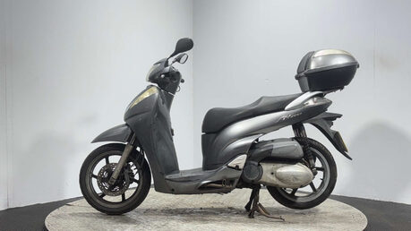 Honda SH300i SH300 2010 300CC PROJECT RUNNING SCOOTER SPARES OR REPAIR BIKE 4