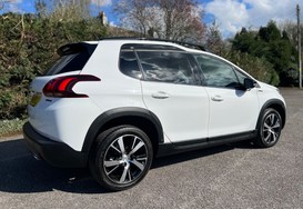 Peugeot 2008 BLUE HDI GT LINE PAN ROOF 11