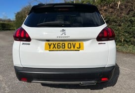Peugeot 2008 BLUE HDI GT LINE PAN ROOF 13