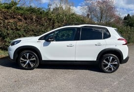 Peugeot 2008 BLUE HDI GT LINE PAN ROOF 16