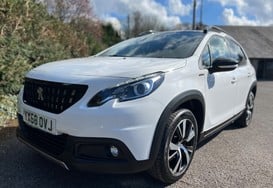 Peugeot 2008 BLUE HDI GT LINE PAN ROOF 17