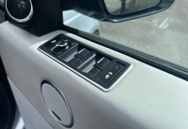 Land Rover Range Rover 4.4 SDV8 AUTOBIOGRAPHY EXECUTIVE REAR SEATS 18