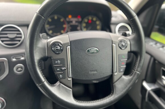 Land Rover Discovery 3.0 SDV6 GRAPHITE AUTO 42