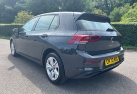 Volkswagen Golf LIFE ETSI DSG 10