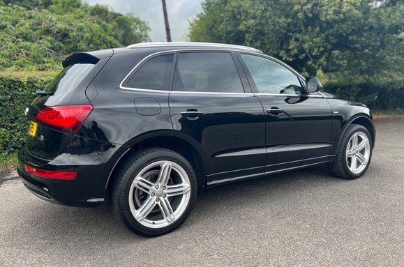 Audi Q5 2.0 TDI QUATTRO S LINE PLUS 8