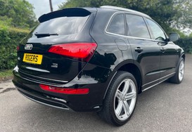 Audi Q5 2.0 TDI QUATTRO S LINE PLUS 9