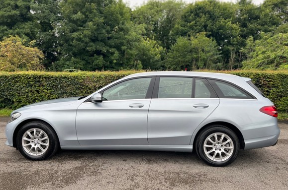 Mercedes-Benz C Class C220 D SE EXECUTIVE ESTATE 11