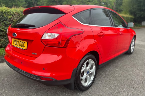 Ford Focus 1.0 ZETEC 5 DOOR £20 ROAD TAX 8