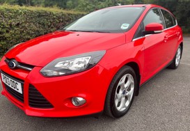 Ford Focus 1.0 ZETEC 5 DOOR £20 ROAD TAX 9