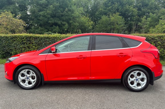 Ford Focus 1.0 ZETEC 5 DOOR £20 ROAD TAX 10