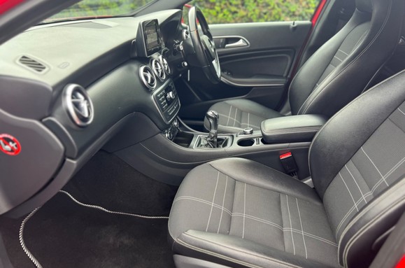 Mercedes-Benz A Class A180 BLUEEFFICIENCY SPORT 26