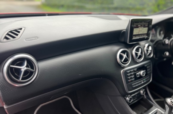 Mercedes-Benz A Class A180 BLUEEFFICIENCY SPORT 27