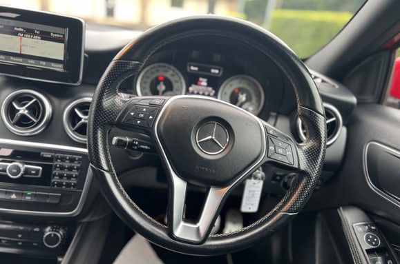 Mercedes-Benz A Class A180 BLUEEFFICIENCY SPORT 32