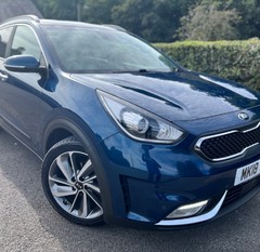 Kia Niro 1.6h GDi FIRST EDITION HYBRID AUTO 1