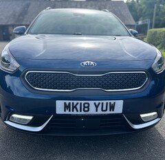 Kia Niro 1.6h GDi FIRST EDITION HYBRID AUTO 3