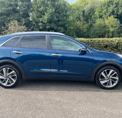 Kia Niro 1.6h GDi FIRST EDITION HYBRID AUTO 4