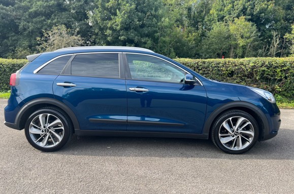 Kia Niro 1.6h GDi FIRST EDITION HYBRID AUTO 5