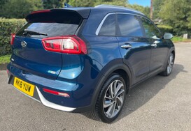 Kia Niro 1.6h GDi FIRST EDITION HYBRID AUTO 7