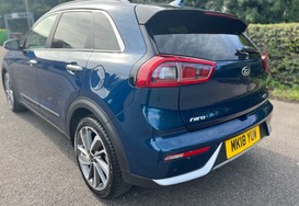 Kia Niro 1.6h GDi FIRST EDITION HYBRID AUTO 10