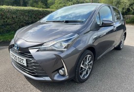 Toyota Yaris  1.5 VVT-h Y20 Bi-tone E-CVT Automatic  10