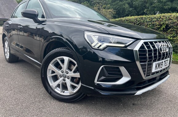 Audi Q3 1.5 TFSI SPORT 1