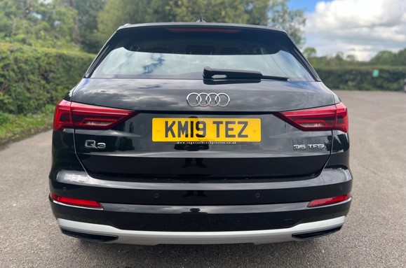 Audi Q3 1.5 TFSI SPORT 8