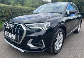 Audi Q3 1.5 TFSI SPORT 10