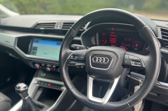 Audi Q3 1.5 TFSI SPORT 17