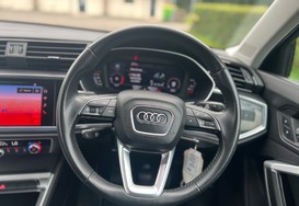 Audi Q3 1.5 TFSI SPORT 32