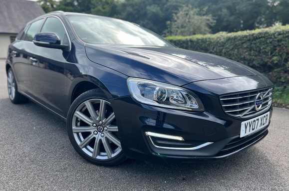 Volvo V60 2.0 D4 SE LUX NAV AUTO ESTATE 1