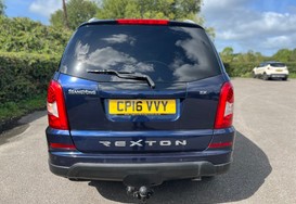 SsangYong Rexton 2.2D EX 7 SEATS 8