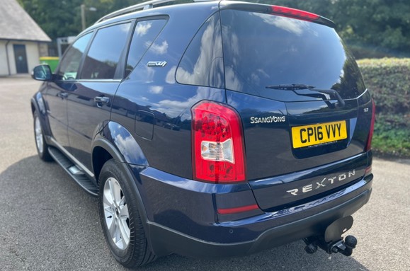 SsangYong Rexton 2.2D EX 7 SEATS 10