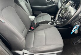 Kia Carens 1.6 GDi 2 7 SEATS 17