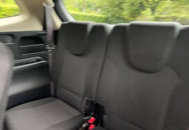 Kia Carens 1.6 GDi 2 7 SEATS 38