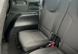 Kia Carens 1.6 GDi 2 7 SEATS 39