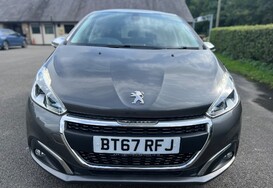 Peugeot 208 1.2 PURETECH ALLURE PREMIUM 4