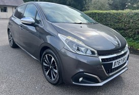 Peugeot 208 1.2 PURETECH ALLURE PREMIUM 5