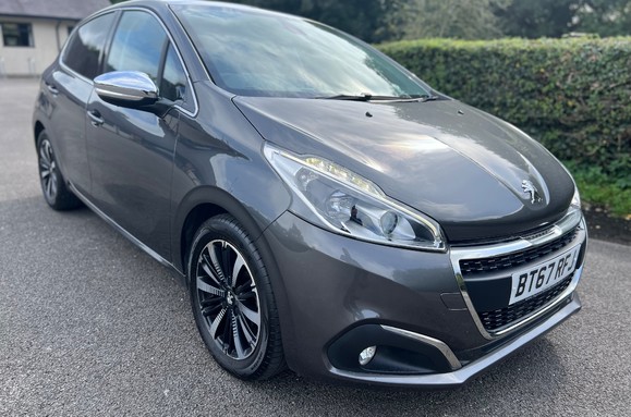 Peugeot 208 1.2 PURETECH ALLURE PREMIUM 5