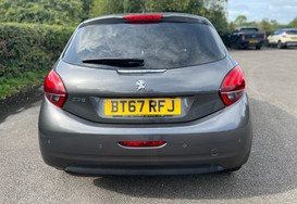 Peugeot 208 1.2 PURETECH ALLURE PREMIUM 8