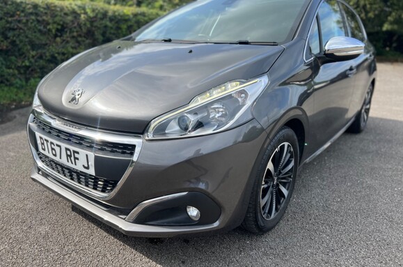 Peugeot 208 1.2 PURETECH ALLURE PREMIUM 10