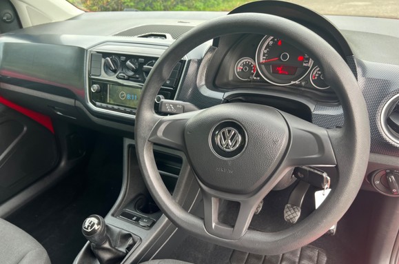 Volkswagen Up 1.0 MOVE UP 18