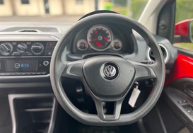 Volkswagen Up 1.0 MOVE UP 29