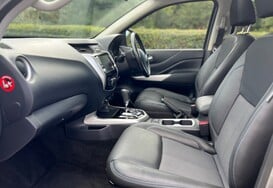 Nissan Navara DCI N-GUARD SHR DCB AUTO 26