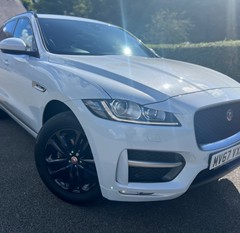 Jaguar F-Pace 2.0D 165 R-SPORT PAN ROOF 1